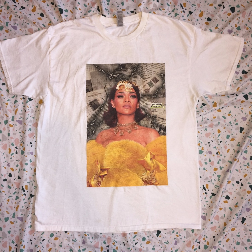 *Rihanna* Graphic Tee